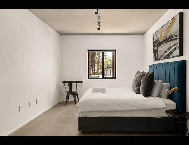 1 BEDROOM APARTMENT FOR SALE IN HYDE PARK